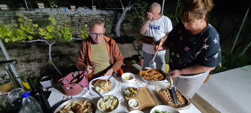 Guesthouse & Hospitality - Guesthouse & Hospitality, Rruga e Bregut, Berat 5001, Albania