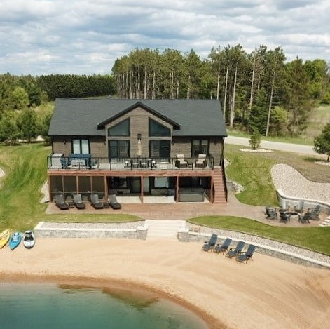 WisCottage Lakehouse Vacation Rental on Beach Lake, Wi