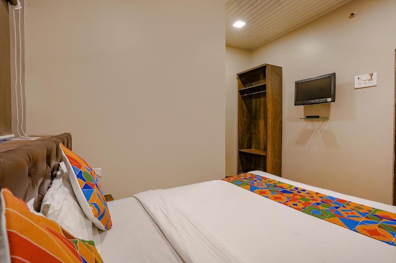 Hotel Budget Inn - Hotel Budget Inn CTS NO 1673, Military Rd, near Crystal Enclave, Bhavani Nagar, APT, Andheri East, Mumbai, Maharashtra 400059, India