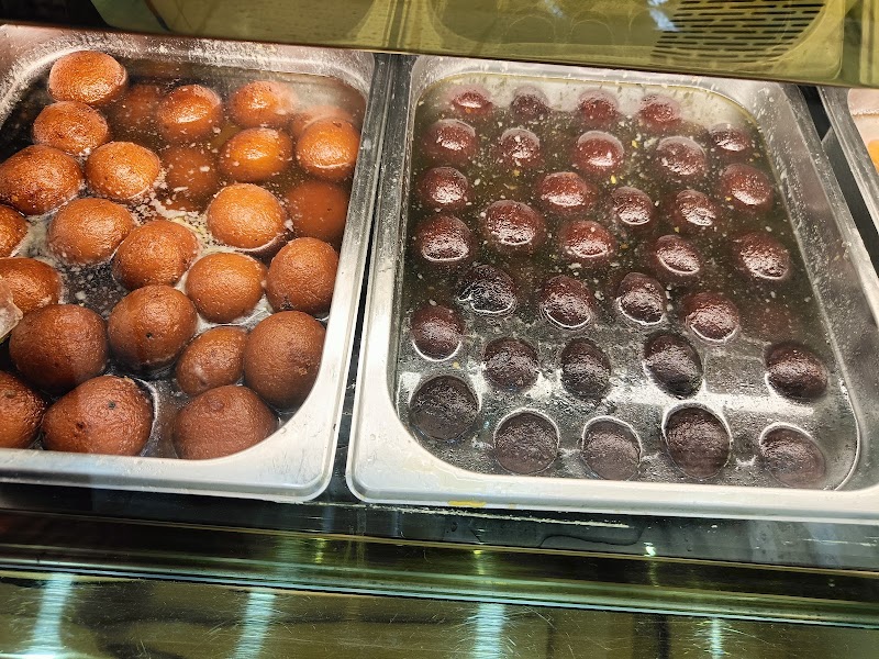 SHREE MAKHAN BHOG SWEETS & SHERA PUNJABI DHABA - SHREE MAKHAN BHOG SWEETS & SHERA PUNJABI DHABA, S-35, SWM RIICO Residential Colony, Bichhwal, Beechhwal Rural, Rajasthan 334001, India