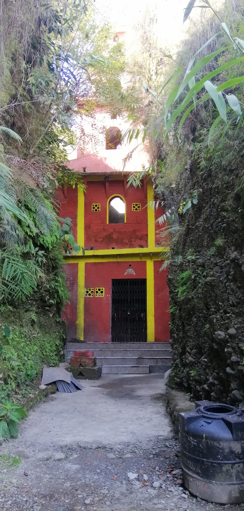अकला देबि मन्दीर - अकला देबि मन्दीर, 5XGV+M52, Bagmara Road, Pokhara, Gandaki Province 33700, Nepal