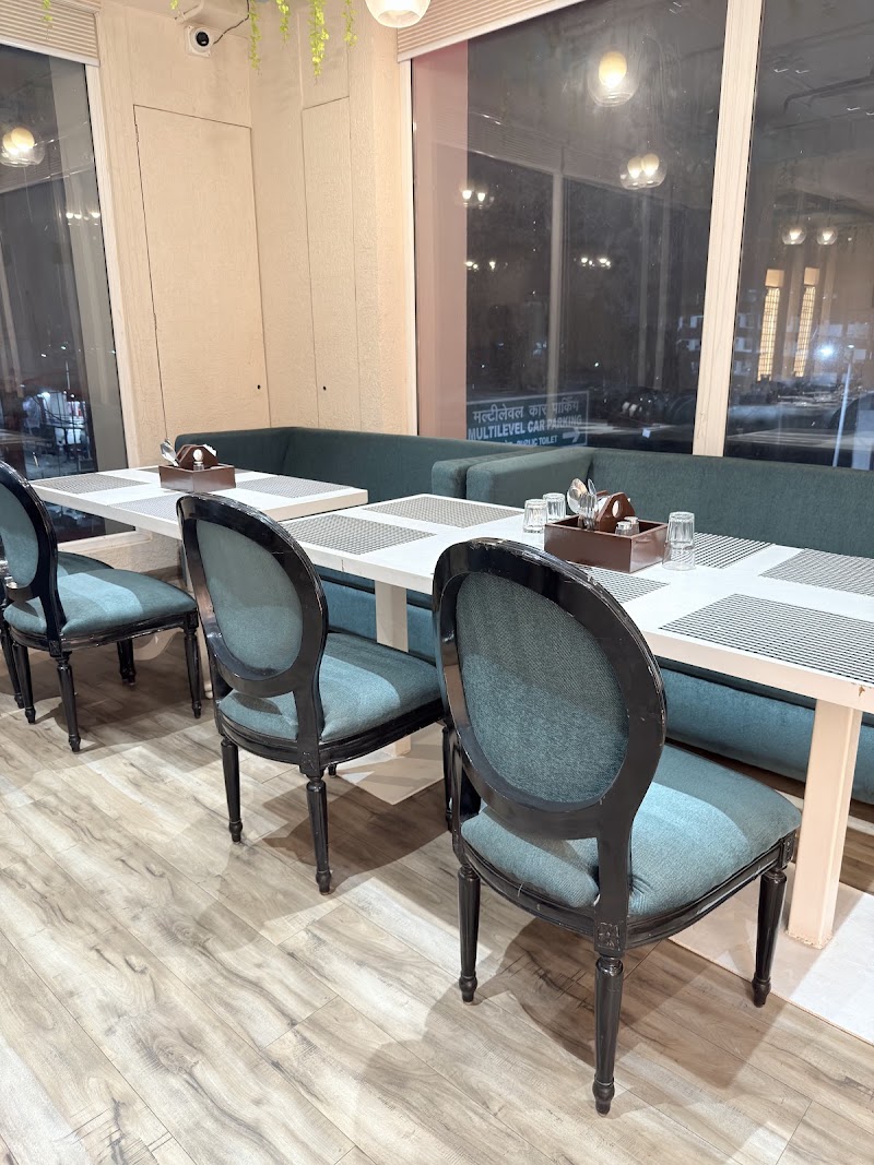 THE BULL PRAYAGRAJ - THE BULL PRAYAGRAJ 2/2 1st floor, Cooper road, Bandhan Bank, Landmark:, Civilines, Civil Lines, Prayagraj, Uttar Pradesh 211001, India