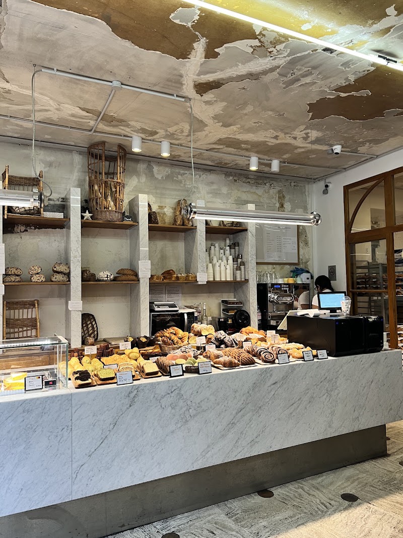 Boulangerie LIBERTÉ - Boulangerie LIBERTÉ 40 Rue Saint-André des Arts, 75006 Paris, France