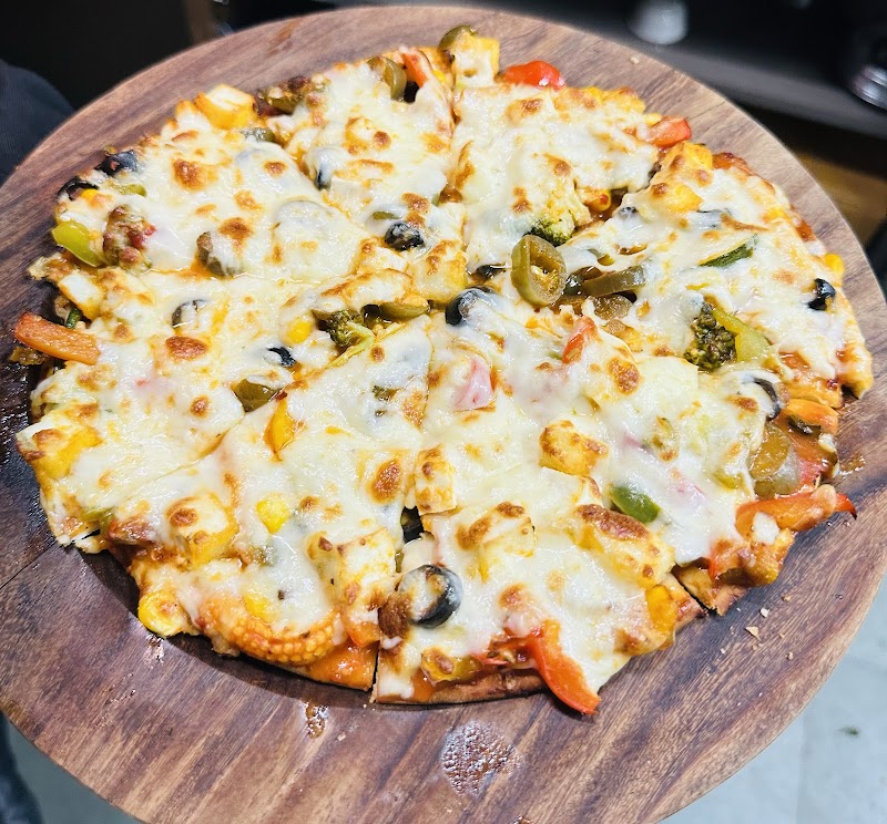 Lark- The Veg Bar - Lark- The Veg Bar R, odeon Mall, MHADA Colony, Odeon, Ghatkopar East, Mumbai, Maharashtra 400077, India
