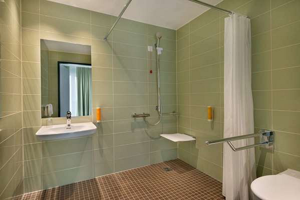 Super 8 by Wyndham Augsburg - Super 8 by Wyndham Augsburg, Eichleitnerstraße 9, 86199 Augsburg, Germany