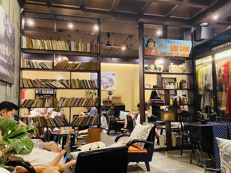 Cà phê Cô Ba Đồng Khởi - Cà phê Cô Ba Đồng Khởi, Lầu 5, Số, 2, 4-6 Đồng Khởi, Sài Gòn, Hồ Chí Minh 700000, Vietnam