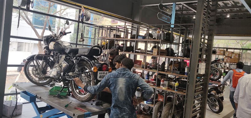 Motoblazer Motorcycle Riding Gear store - Motoblazer Motorcycle Riding Gear store 1597, 20th Main Rd, Agara Village, 1st Sector, HSR Layout, Bengaluru, Karnataka 560102, India