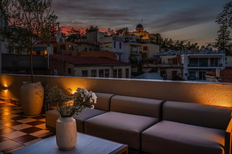 Historic Villa with Hot Tub Beneath the Acropolis ( Oasis Hospitality Group) - Historic Villa with Hot Tub Beneath the Acropolis ( Oasis Hospitality Group), Iouliou Smith 19, Athina 118 51, Greece