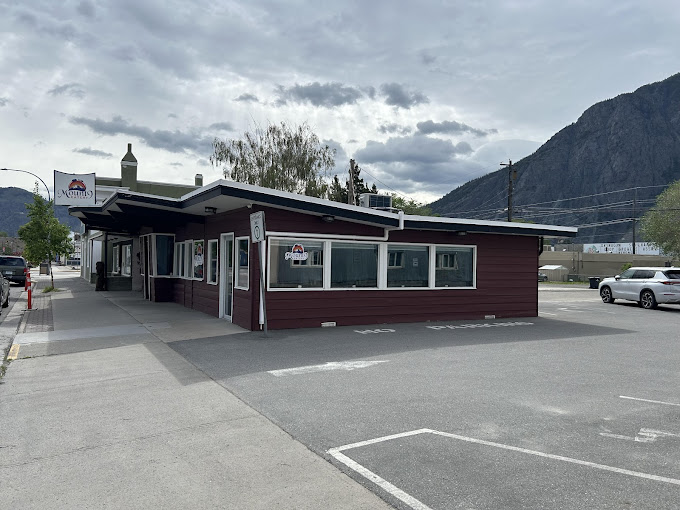 Mount 9 Eatery - Mount 9 Eatery 521 7th Ave, Keremeos, BC V0X 1N3, Canada