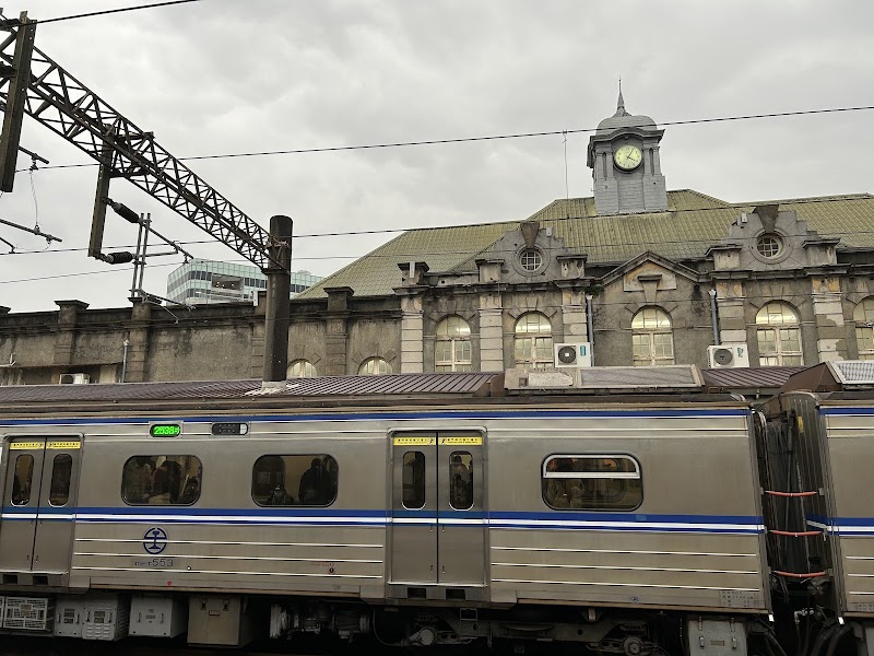 Hsinchu Train Station - Hsinchu Train Station, No. 445號, Section 2, Zhonghua Rd, Rongguang Village, East District, Hsinchu City, Taiwan 300