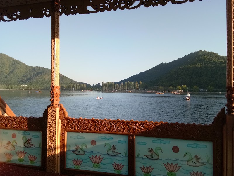 Hb light house group of house boats in dal lake - Hb light house group of house boats in dal lake, Nehru park dal lake ghat no 17, dal lake, near shankar acharya ghat, Rainawari, Srinagar, 190001