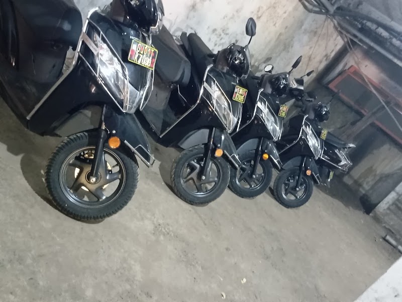 Royal Brothers - Vadodara - Royal Brothers - Vadodara G-5, Ground floor, Helix complex, Nautillus Raj Trade centre Behind sayajiganj police station , Vadodara - 390 007, Sarod, Sayajiganj, Vadodara, Gujarat 390007, India