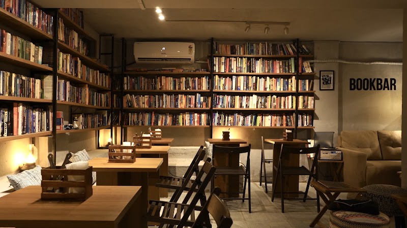 Bookbar Pali Village - Artisanal Coffee, Bookstore and Pizza House - Bookbar Pali Village - Artisanal Coffee, Bookstore and Pizza House, Lesleo Villa, 39, off 16th Road, Pali Village, Bandra West, Mumbai, Maharashtra 400050, India