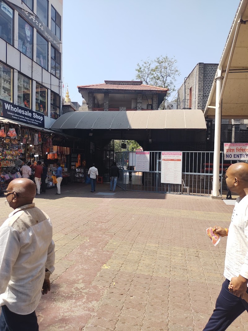 Sai Mandir Gate 3 - Sai Mandir Gate 3, QF8G+HW6 Baba temple sanctum, Mauli Nagar, Shirdi, Maharashtra 423109, India