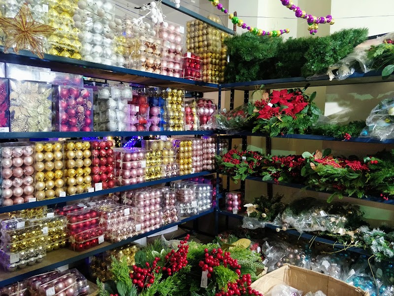 Roys Wonderland-Christmas Trees & Decors - Roys Wonderland-Christmas Trees & Decors, 174,175, 2nd floor, 173, Commercial Street, above Bhagathram Sweets, Tasker Town, Shivaji Nagar, Bengaluru, Karnataka 560001, India