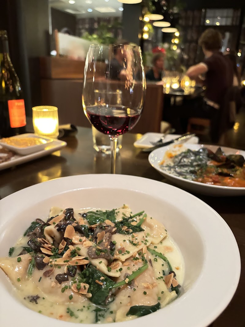 Olive & Ivy - Olive & Ivy 7135 E Camelback Rd, Scottsdale, AZ 85251, USA