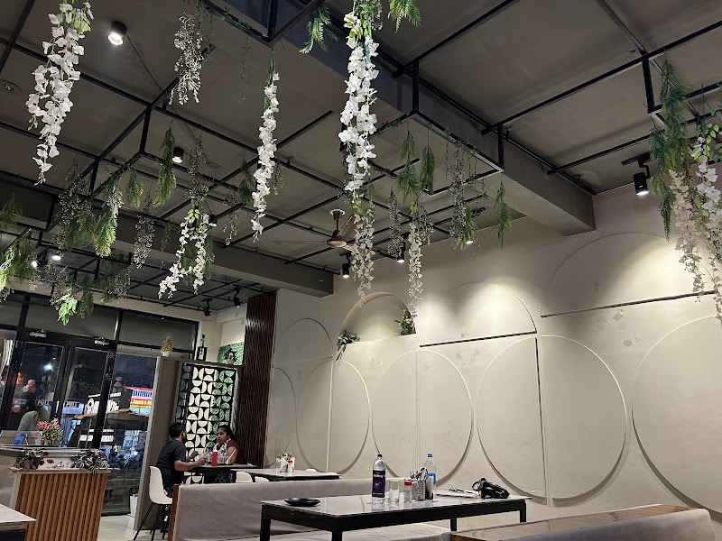 Heaven Dine Restaurant - Heaven Dine Restaurant Plot No. 12, road, beside dwarika, near jharokha palace, Durg Padmanabhpur, Puspak nagar, Smriti Nagar, Bhilai, Chhattisgarh 490020, India