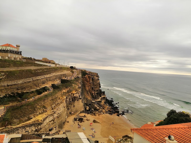 Praia das Azenhas do Mar - Praia das Azenhas do Mar, 2705-101 Lisboa, Portugal