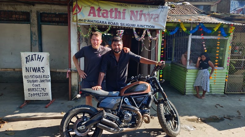 Atathi niwas guest house for Backpackers and Travellers - Atathi niwas guest house for Backpackers and Travellers Siliguri junction, Old Matigara Rd, near SITALA MANDIR, Ward 1, Patiram Jote, Siliguri, West Bengal 734003, India