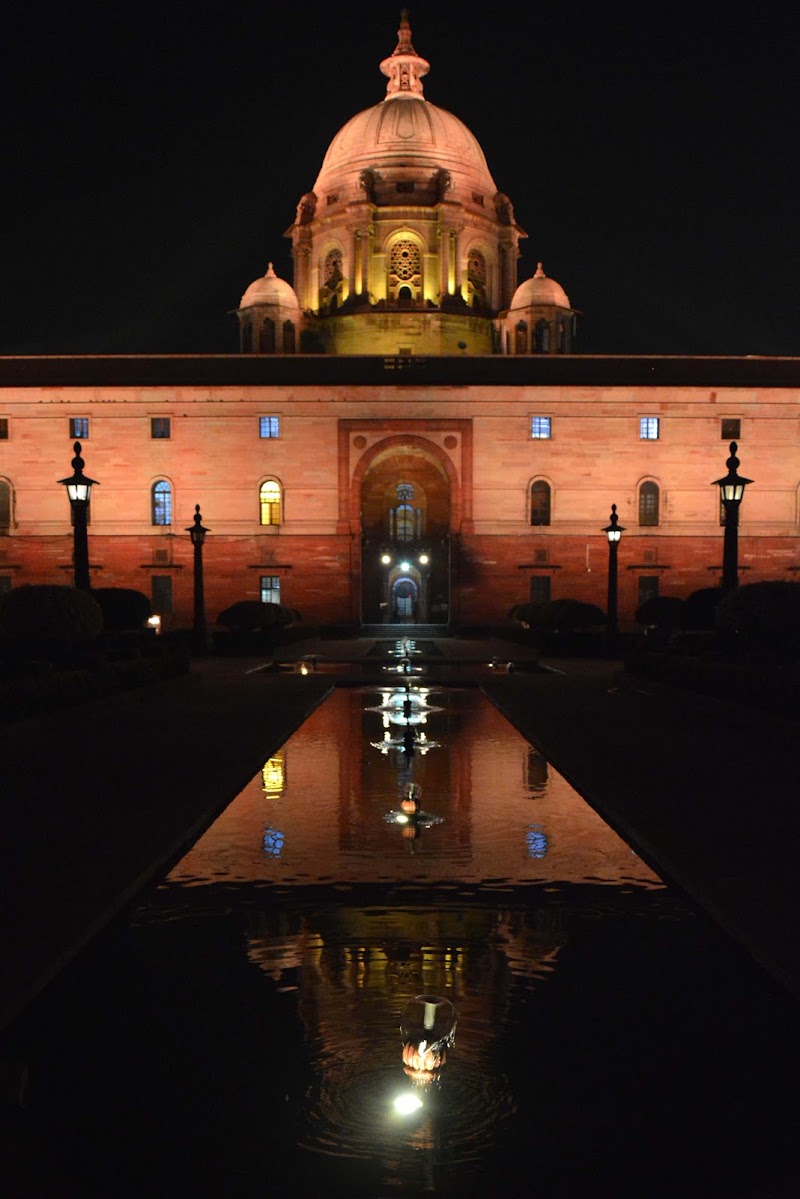 Rail Bhawan - Rail Bhawan Branch, Rail Bhavan, SBI Rail Bhawan, 256-A, Raisina Road, Rajpath Area, Central Secretariat, New Delhi, Delhi 110001, India