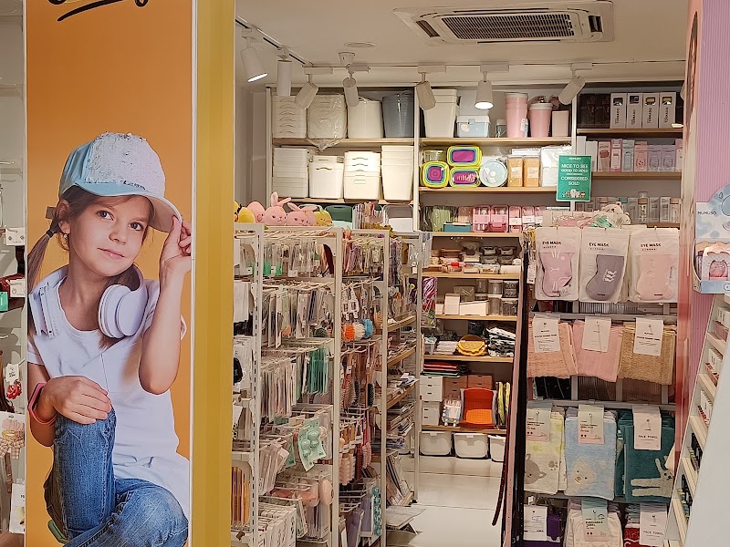 MUMUSO - Bandra, Mumbai | Lifestyle & Gift Store - MUMUSO - Bandra, Mumbai | Lifestyle & Gift Store SHOP NO, SITA MAHAL, 1 & 1A, Linking Rd, opposite to Khar Telephone Exchange, Bandra West, Mumbai, Maharashtra 400052, India