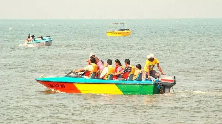Durvank Scuba Diving and Watersports - Durvank Scuba Diving and Watersports, Beach, near MTDC Resort, Tarkarli, Malvan, Maharashtra 416606, India