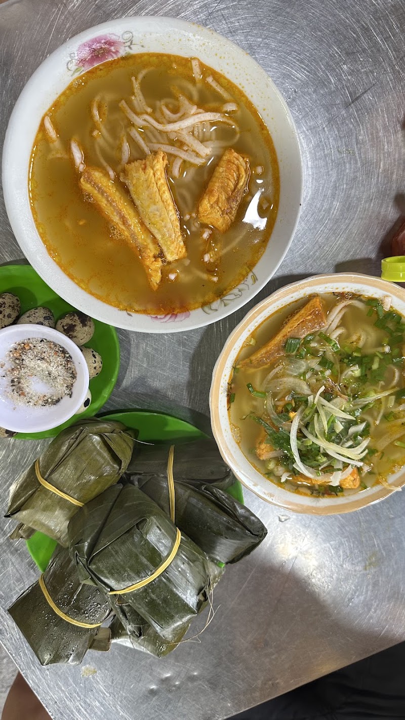 Hằng Bánh Canh Cá Lóc - Hằng Bánh Canh Cá Lóc 136 Bà Triệu, Thuận Hóa, Huế, Vietnam