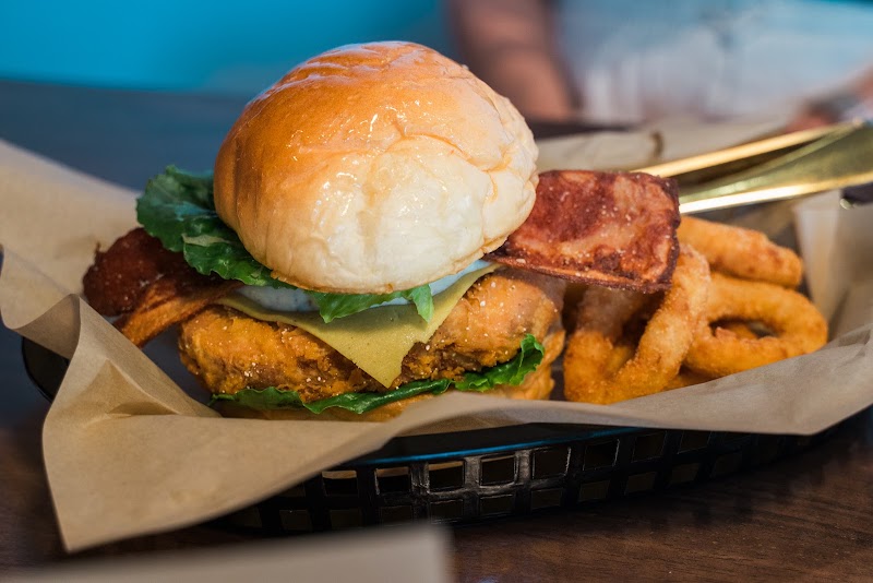 Mello Vegan - Mello Vegan 2, 2 Nakhon Sawan Rd, Khwaeng Wat Sommanat, Khet Pom Prap Sattru Phai, Krung Thep Maha Nakhon 10100, Thailand