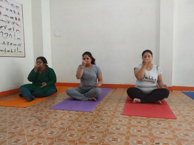 Aryan Yogshala l Yoga Home Classes Gurgaon - Aryan Yogshala l Yoga Home Classes Gurgaon Golf Course Rd, DLF Phase 5, Sector 54, Gurugram, Haryana 122009, India