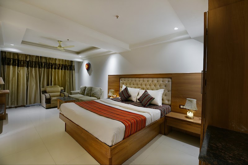Hotel O by OYO A Diamond Residency Guest house - Hotel O by OYO A Diamond Residency Guest house Plot No. 1, Roza Jalalpur, Roza Jalalpur Village, Noida, Greater Noida, Uttar Pradesh 203207, India