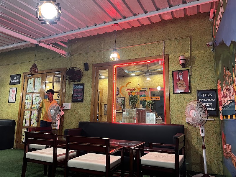 Sweet Moments Cafe & Restro - Sweet Moments Cafe & Restro Nanital Highway, Nainital - Jeolikote, Nainital-Jeliokot-Haldwani Rd, Aamparao, Smanora Range, Uttarakhand 263128, India