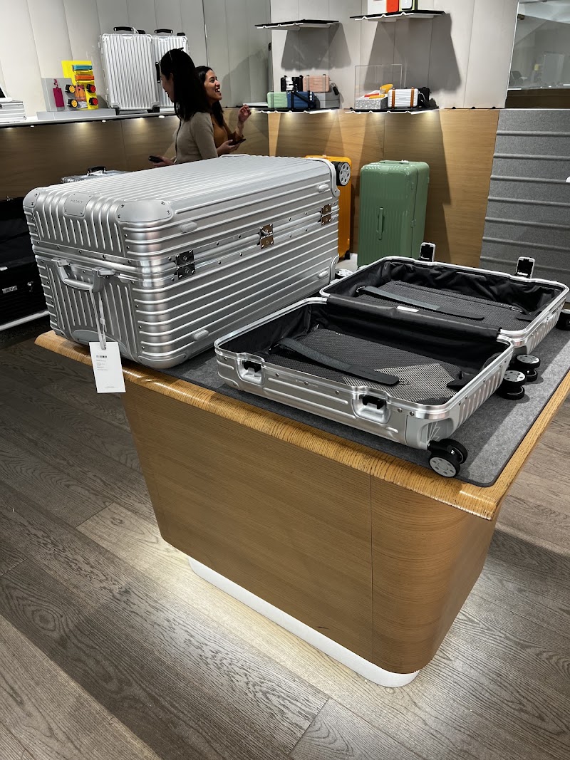 RIMOWA Frankfurt Store - RIMOWA Frankfurt Store, Goethestraße 23, 60313 Frankfurt am Main, Germany