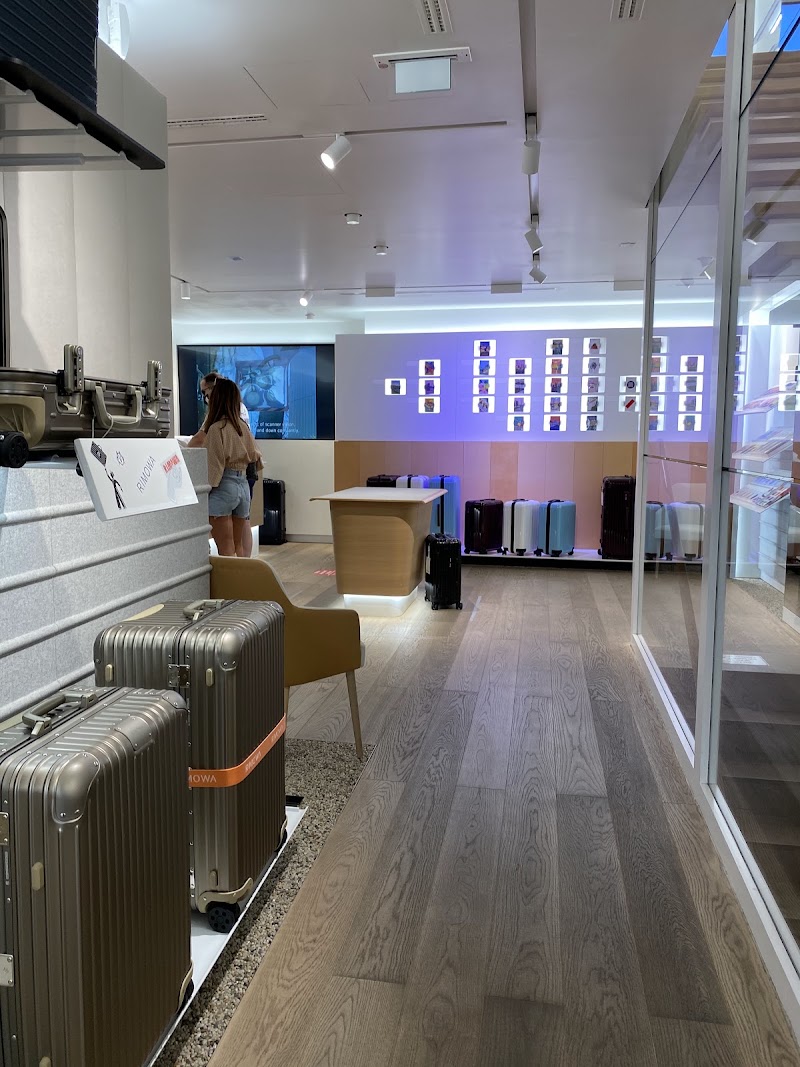 RIMOWA Frankfurt Store - RIMOWA Frankfurt Store, Goethestraße 23, 60313 Frankfurt am Main, Germany