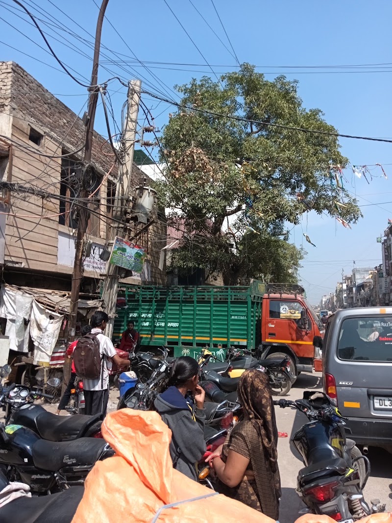 Blinkit Store - Blinkit Store, C197, Pocket A, Jawahar Park, Khanpur, New Delhi, Delhi 110080, India