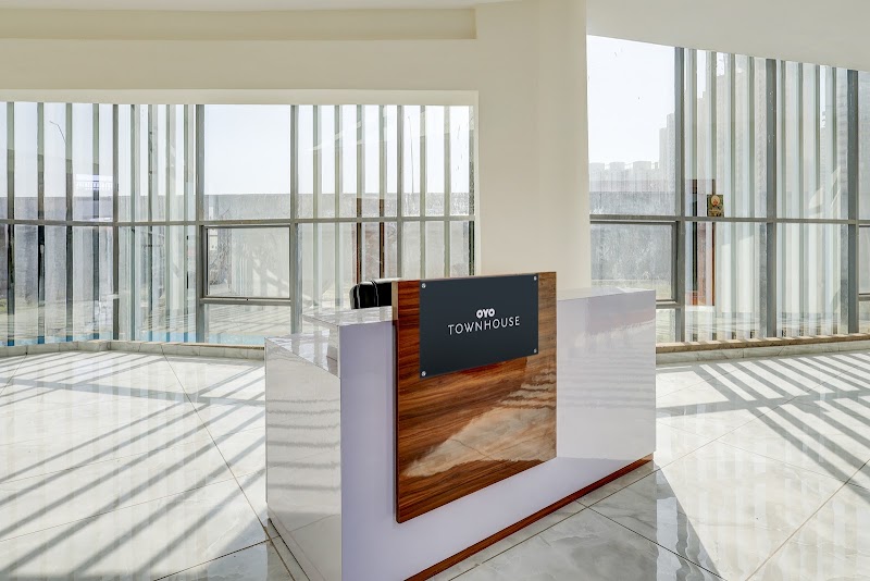 Hotel O THE ROYAL - Hotel O THE ROYAL Pillar no 84, Kishan complex, Sector 102, Salarpur Khadar, Salarpur, Noida, Uttar Pradesh 201304, India