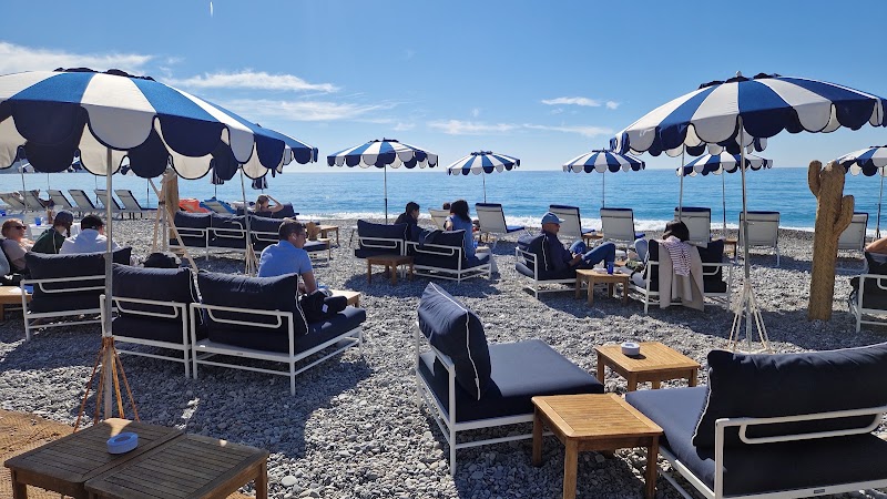 Blue Beach - Blue Beach, 32 Prom. des Anglais, 06000 Nice, France