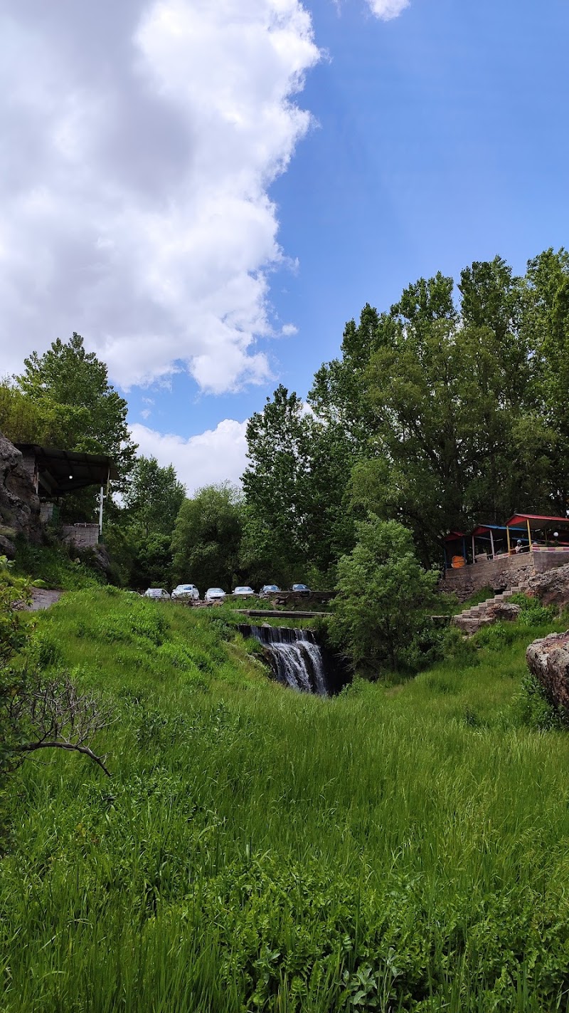 Vila Darre Waterfall - Vila Darre Waterfall, Vila Darre, Ardabil-Arjestan-Sarein Road, 53G4+PWV, Iran