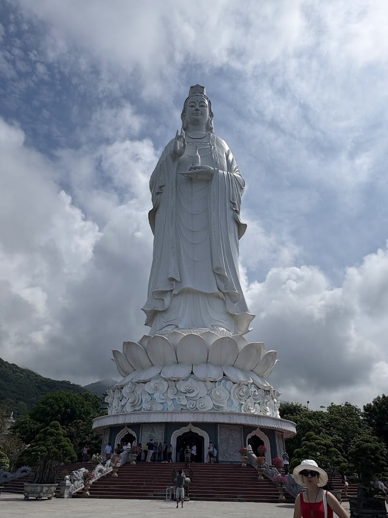 Da Nang - Hoi An - Hue Luxury Private Car Rental - Da Nang - Hoi An - Hue Luxury Private Car Rental, 108 Trưng Nữ Vương, Hải Châu, Đà Nẵng 55000, Vietnam