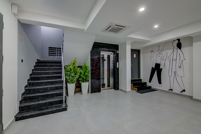 Townhouse by OYO Global Village Tech Park Near Kengeri Bus Terminal Metro Station - Townhouse by OYO Global Village Tech Park Near Kengeri Bus Terminal Metro Station, 149, Dr.Vishnuvardhan Rd, Channasandra, Rajarajeshwari Nagar, Bengaluru, Karnataka 560060, India