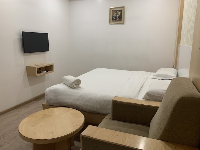 Treebo Vinayak Inn - Treebo Vinayak Inn Building No. 61, Geetha Hall Rd, Opp.Railway Station, Junction, Gopalapuram, Coimbatore, Tamil Nadu 641018, India