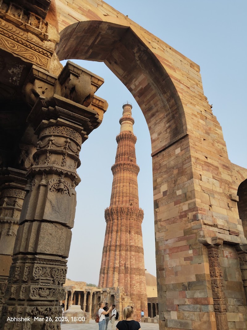 Sultan Shamsuddin Iltutmish Tomb - Sultan Shamsuddin Iltutmish Tomb Qutub Minar Complex, G5GM+3RM, Qutub Minar Complex Rd, Seth Sarai, Mehrauli, New Delhi, Delhi 110030, India