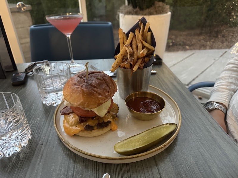 NOTL Bar & Restaurant - NOTL Bar & Restaurant 126 Queen St, Niagara-on-the-Lake, ON L0S 1J0, Canada
