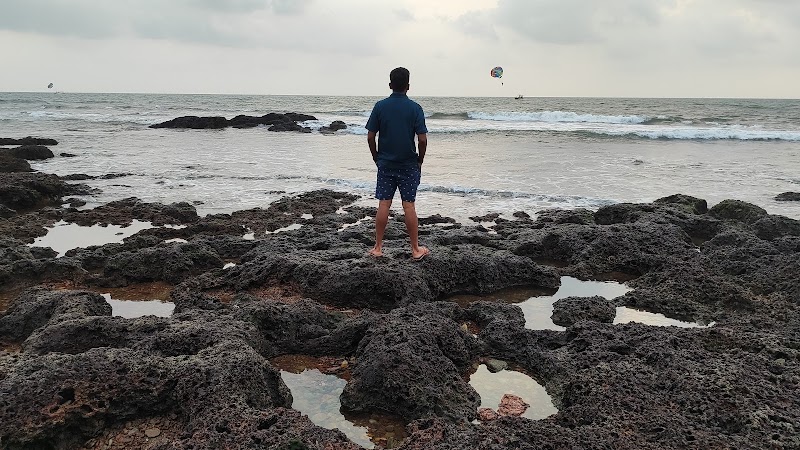 Anjuna Rock beach - Anjuna Rock beach, HPFR+2H5, Monteiro Vaddo, Anjuna, Goa 403509, India