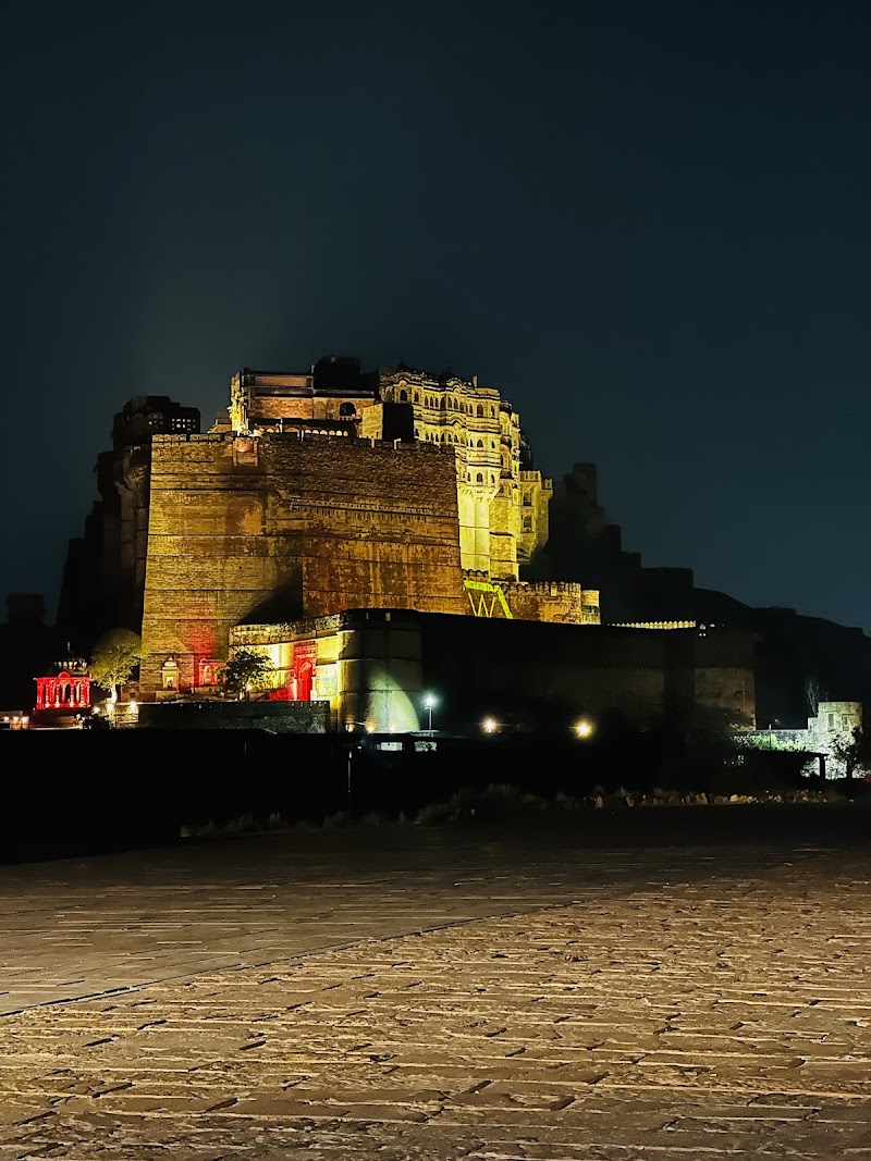 Mehrangarh Fort parking - Mehrangarh Fort parking 822C+X5Q, Fateh Pol Rd, Sodagaran Mohalla, Jodhpur, Rajasthan 342001, India