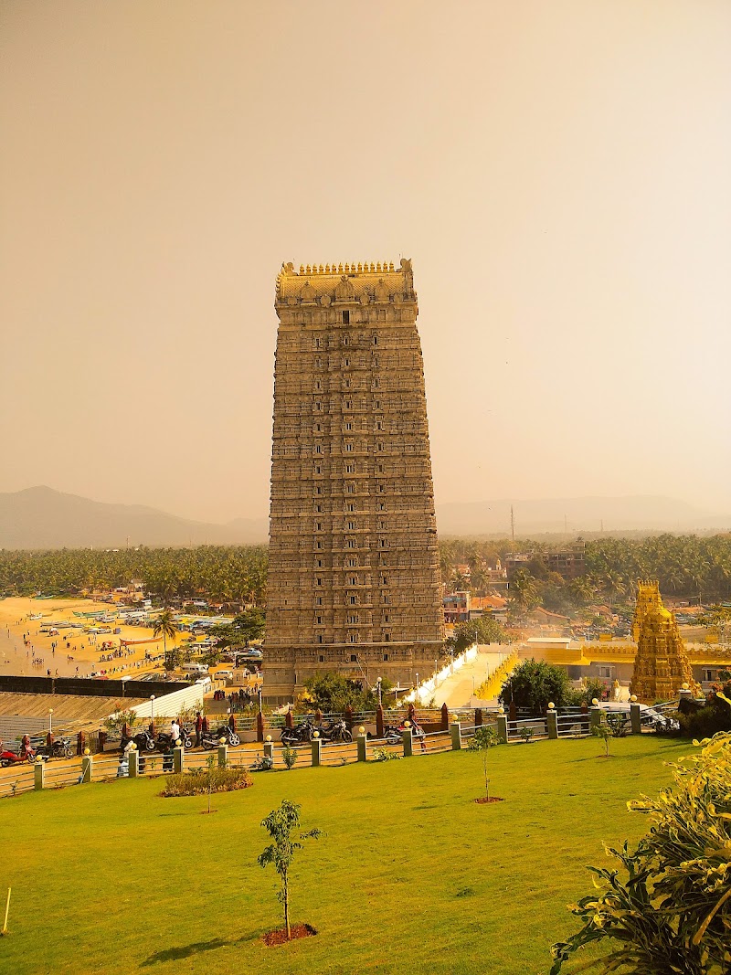 Shree Venkataramana Temple - Shree Venkataramana Temple 3FWQ+8J5, Murdeshwar, Mavalli, Karnataka 581350, India