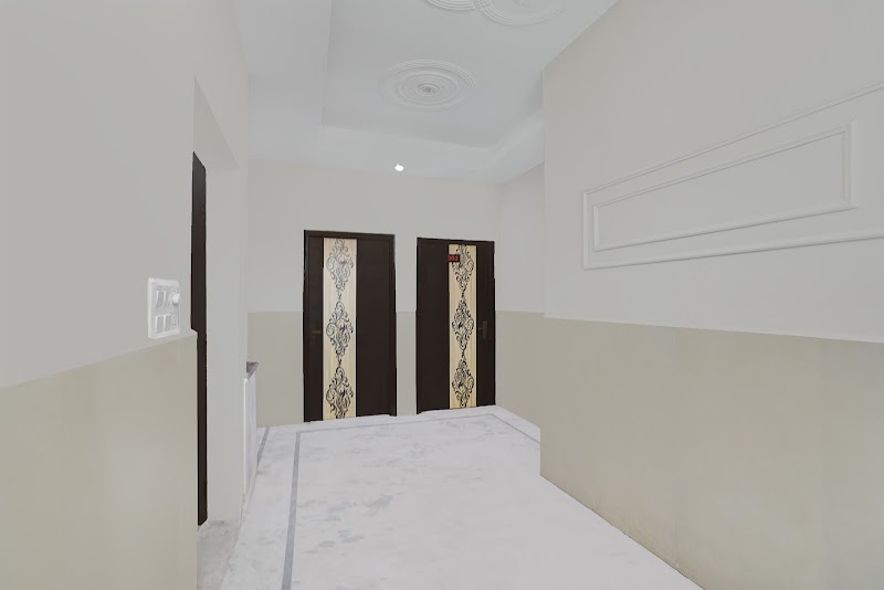 Hotel O by OYO N Nature Green - Hotel O by OYO N Nature Green Plot No-SL, O7, Friends Enclave, Rajput Colony, Natthu Colony, Baraula, Sector 49, Noida, Uttar Pradesh 201307, India