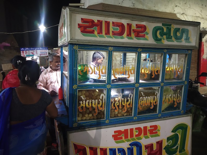 Dwarkadhish Market - Dwarkadhish Market, 6XQ9+776, Dwarkadhish Temple Rd, Dwarka, Gujarat 361335, India