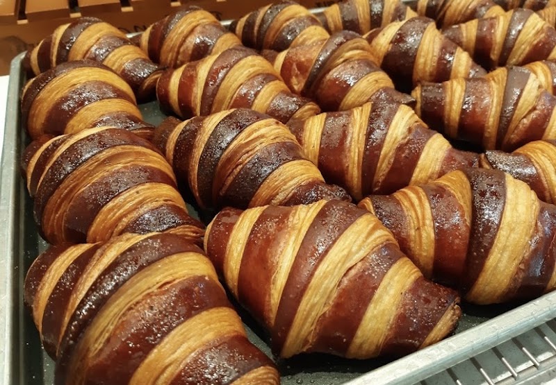 WuPaoChun Bakery Taipei - WuPaoChun Bakery Taipei 110, Taiwan, Taipei City, Xinyi District, Sanli Village, Section 5, Xinyi Rd, 124號126號1F