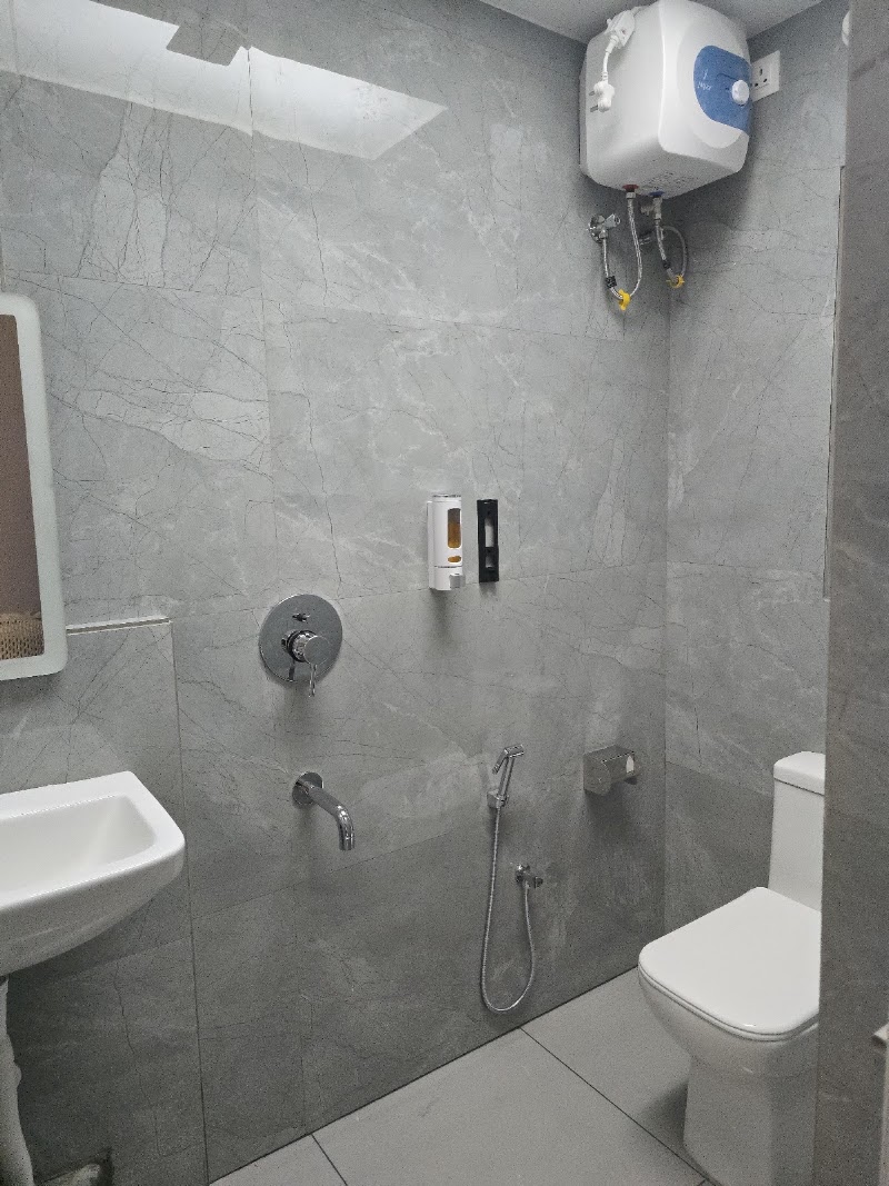 The Bypass Inn - The Bypass Inn Eastern Bypass, PF84+7PV, Ashighar Rd, More, Telipara, Siliguri, Dabgram, West Bengal 734006, India