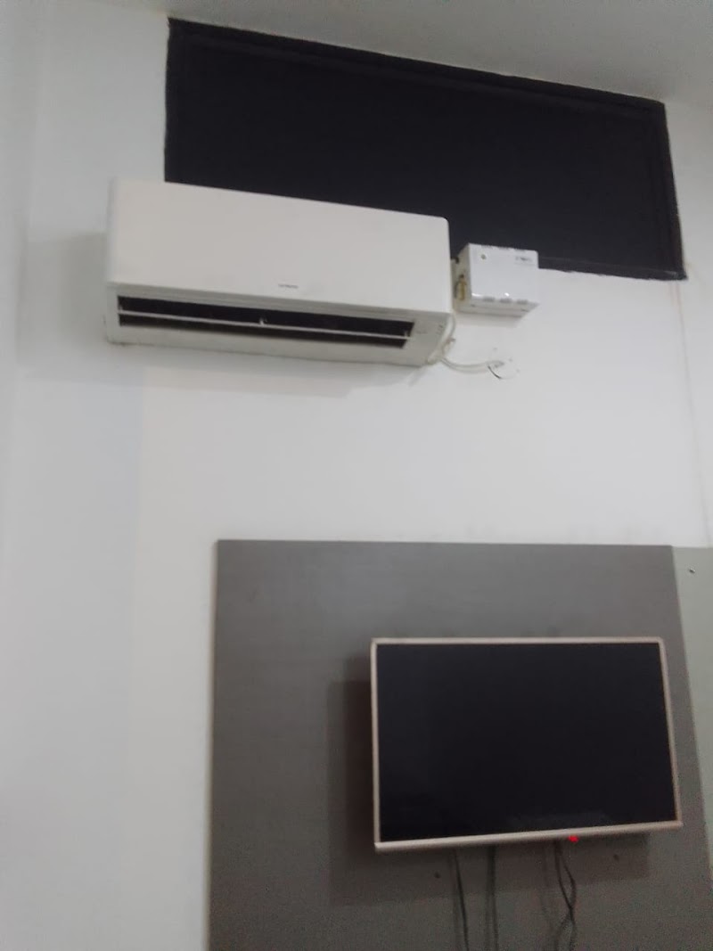 Hotel O by OYO Silver Arc Mall Ludhiana Formerly White Solitaire 1 - Hotel O by OYO Silver Arc Mall Ludhiana Formerly White Solitaire 1 C Block, Plot No. 611, behind Silver Arc Mall, opposite Park, Gurdev Nagar, Ludhiana, Punjab 141001, India